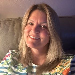 Meet your Posher, Polly